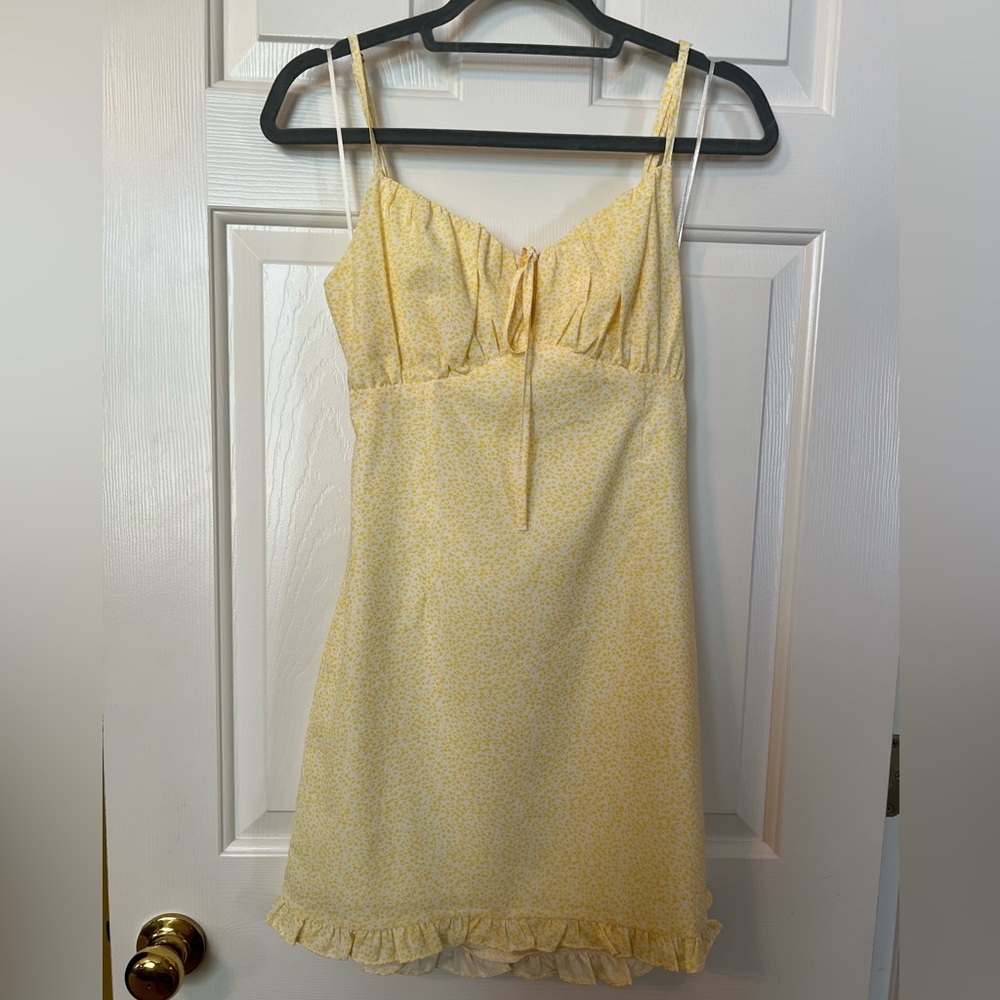 Le Lis Yellow Dress